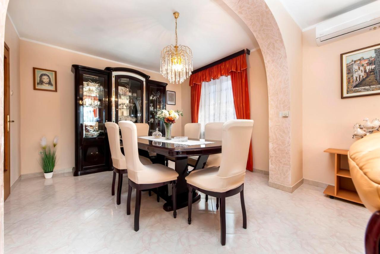 Apartments Divna Rovinj Buitenkant foto