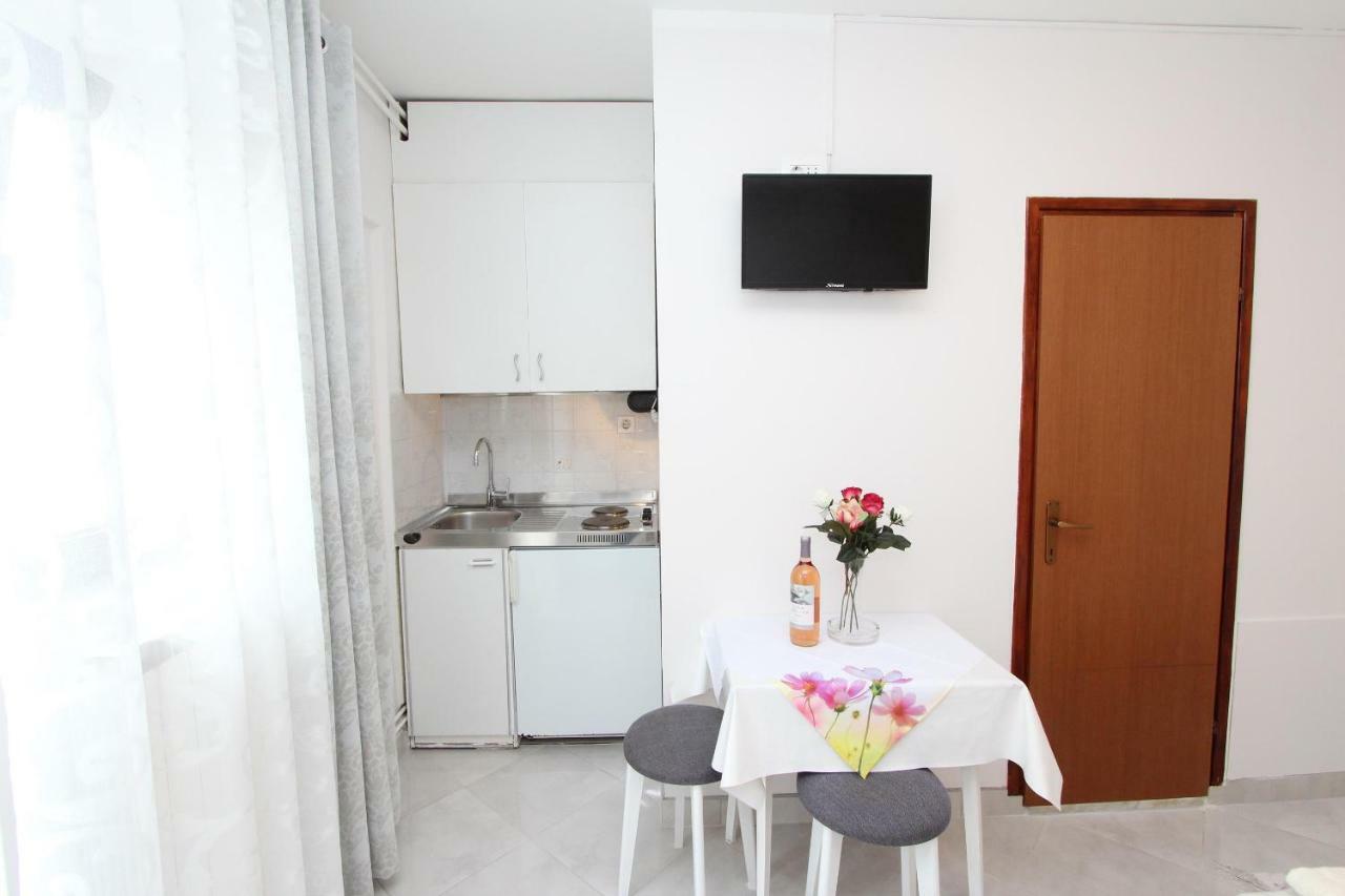 Apartments Divna Rovinj Buitenkant foto