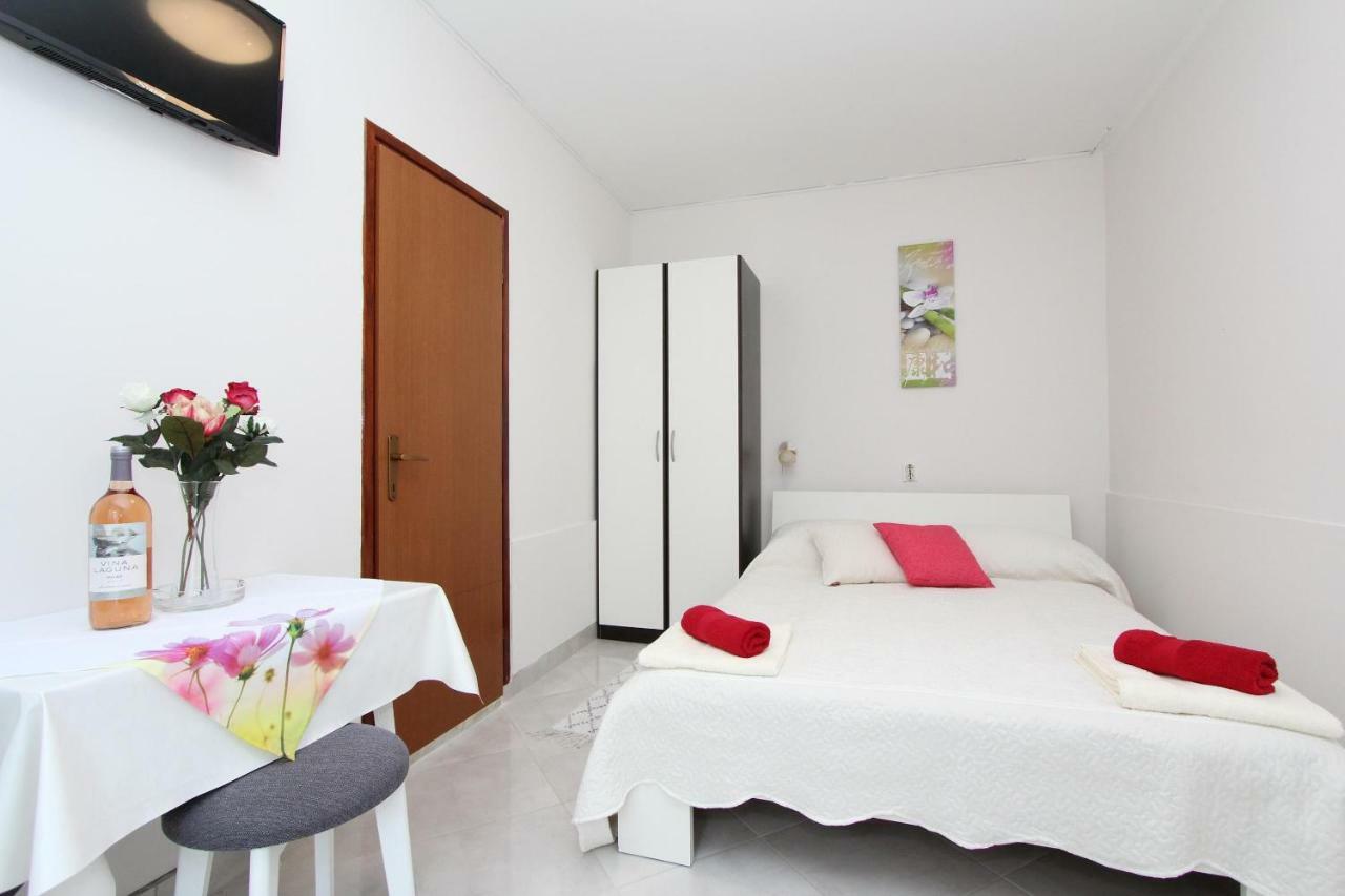 Apartments Divna Rovinj Buitenkant foto