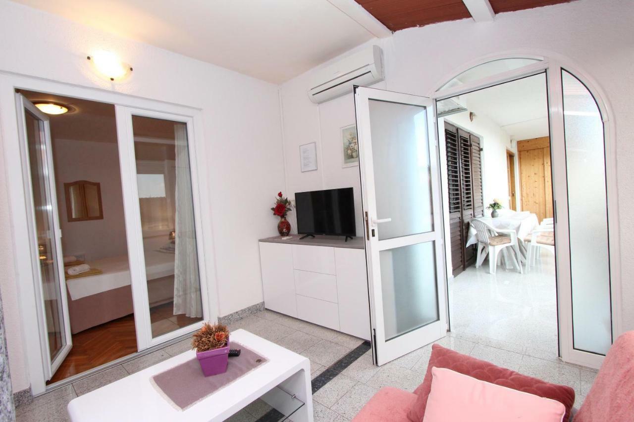 Apartments Divna Rovinj Buitenkant foto