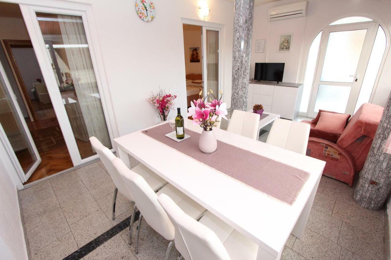 Apartments Divna Rovinj Buitenkant foto